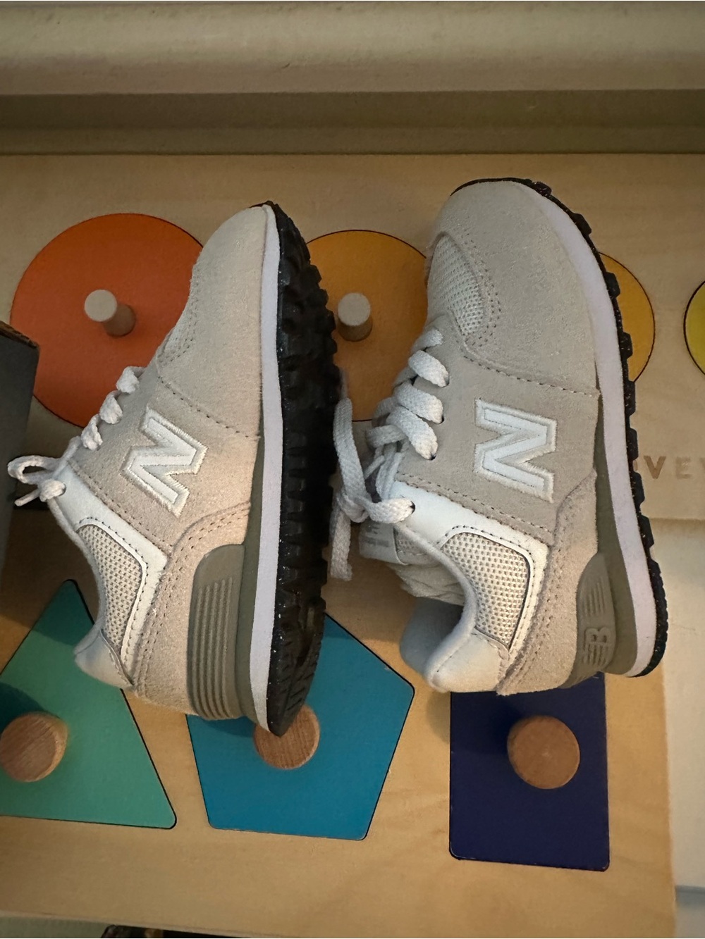 New Balance Grey White Shoe Box - 574 Model - Picture 5 of 14